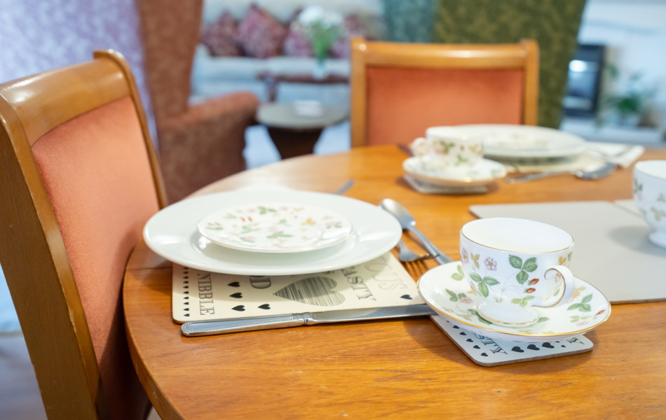 dining-table-set-for-lunch-at-loveday-house.jpg