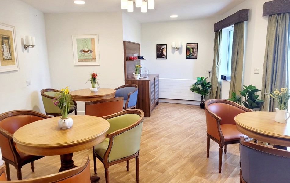Bright Dining Room Winnersh, RG41 5WN