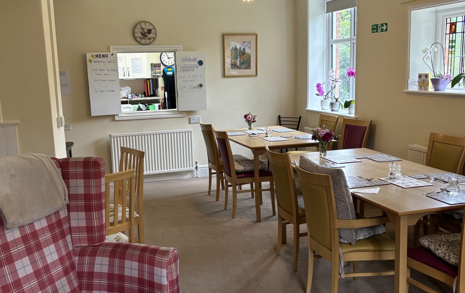 alistair-robertson-house-dinning.jpg