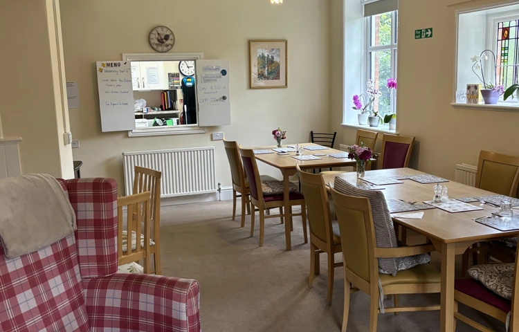 alistair-robertson-house-dinning.jpg