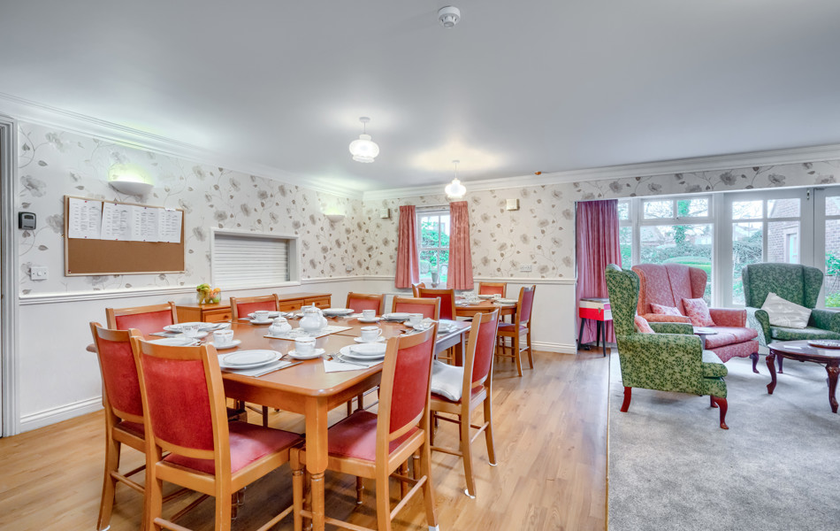 communal-dining-room-and-lounge-at-loveday-house.jpg