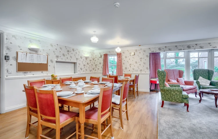 communal-dining-room-and-lounge-at-loveday-house.jpg