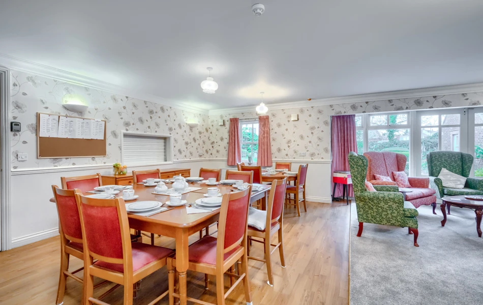 communal-dining-room-and-lounge-at-loveday-house.jpg