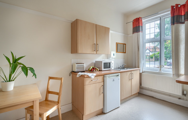 kitchenette-in-bedroom-at-middleton-house.jpg