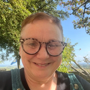 Lesley Armistead