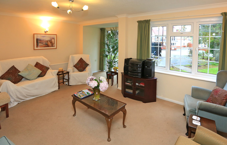 Poplar Lodge lounge
