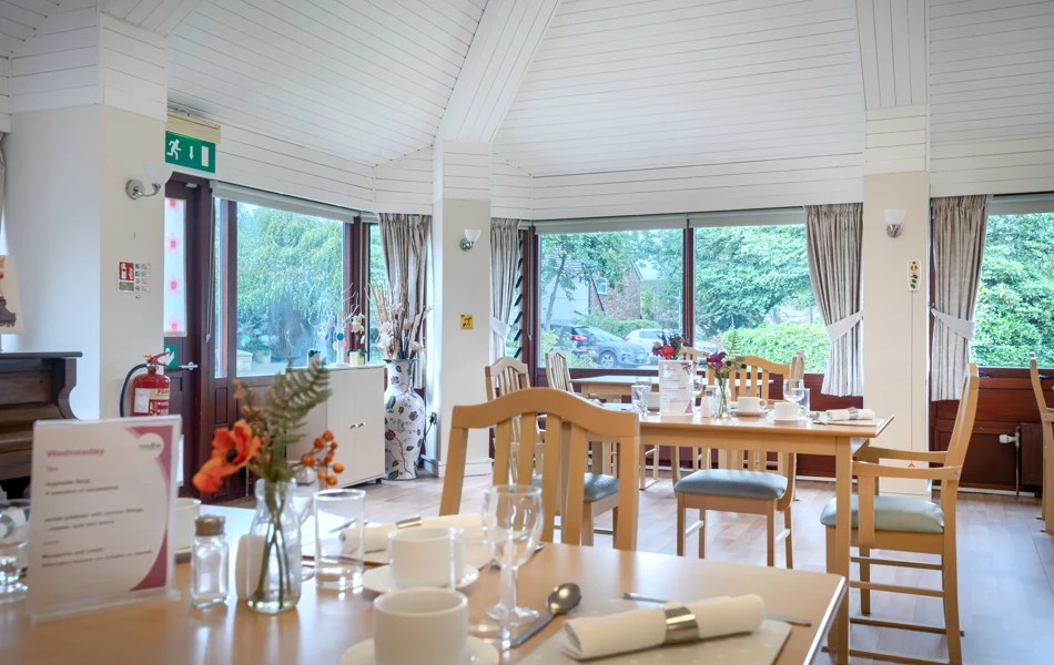 Halcyon House resident dining room