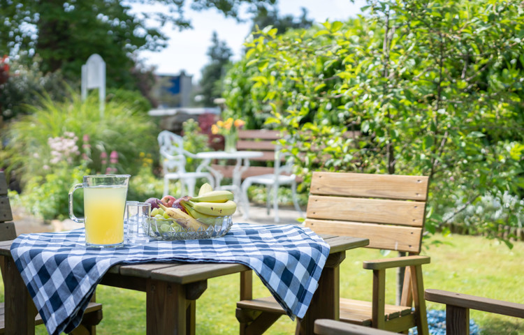 alfresco-dining-at-Abbeyfield House, Ulverston LA12 0BY