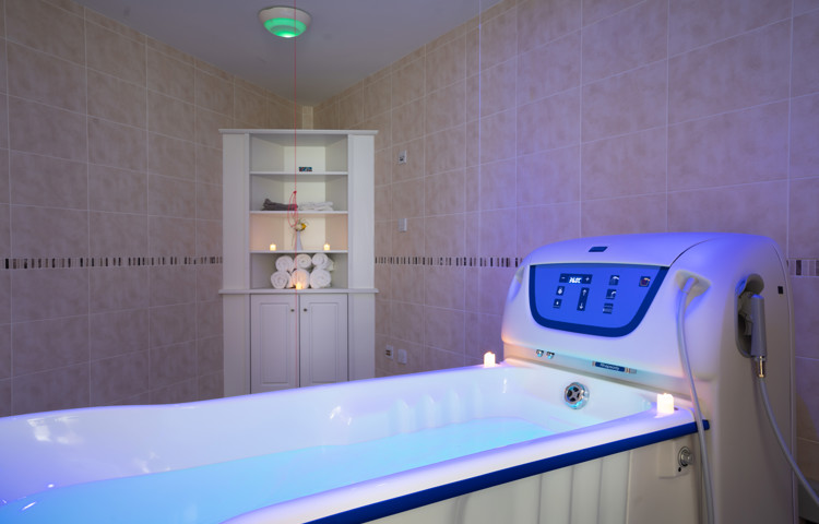 Abbeyfield Winnersh Spa Bathroom