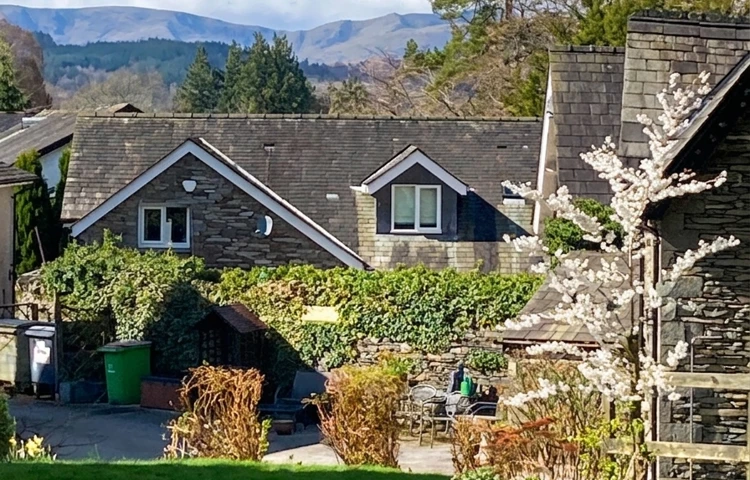 Beautiful Grounds At Abbeyfield Nine Oaks LA23 1BB (1)