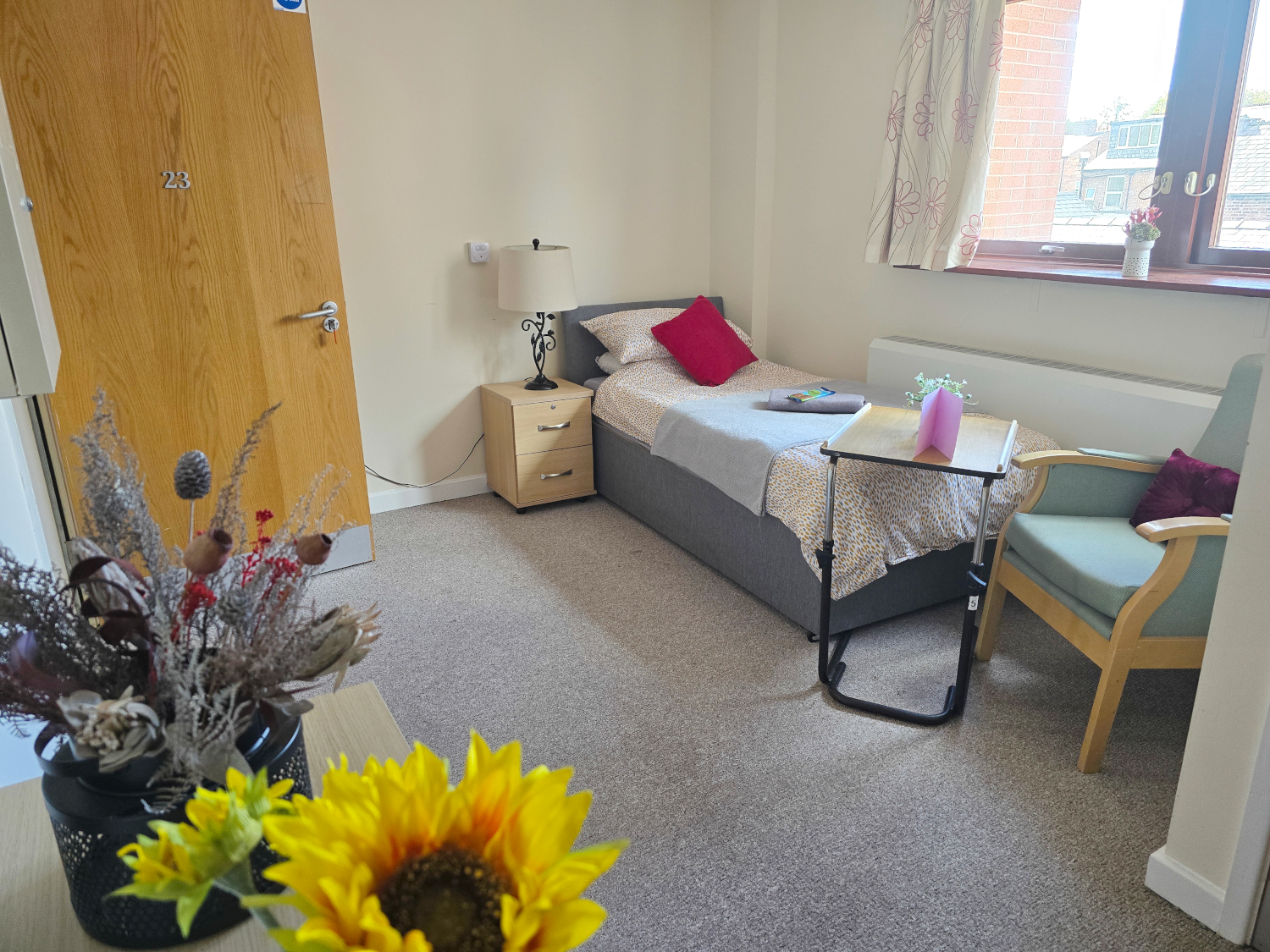 Cosy And Bright Resident Room At Downing House