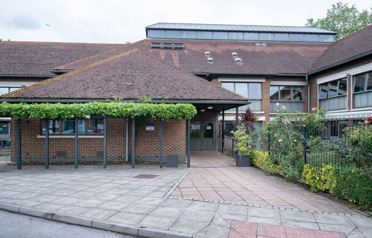 The front of Abbeyfield House, New Malden KT3 3RL