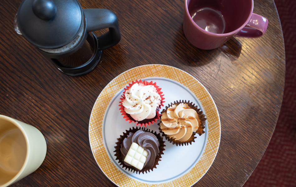 Drinks and cakes for two at Downing House
