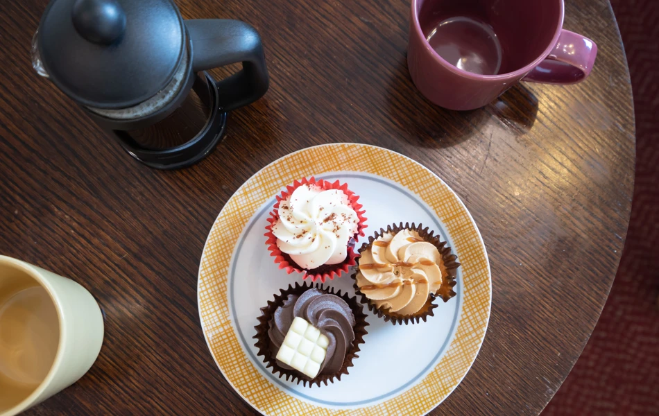 Drinks and cakes for two at Downing House