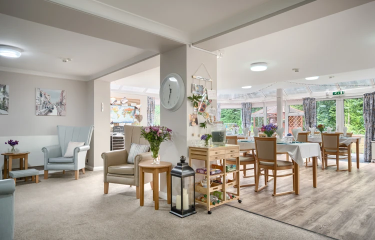 Pratt House spacious lounge and dining room area