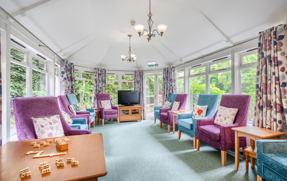 communal-dining-room-with-ample-seating-at-middleton-house.jpg